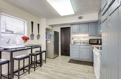Church Street House | Easy Hwy Access to ATL: Work-Ready Riverdale Home