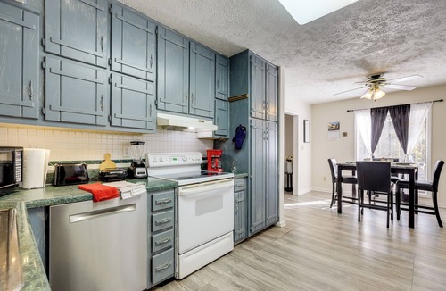 Church Street House | Easy Hwy Access to ATL: Work-Ready Riverdale Home