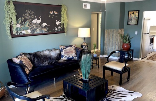 Lindridge-Martin Manor Apartment | Eccentric, Chic 2 Bedroom Apartment located in the heart of Buckhead
