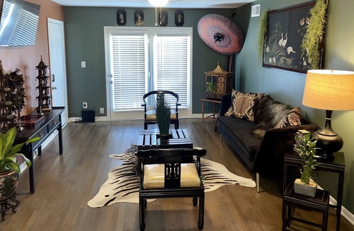Lindridge-Martin Manor Apartment | Eccentric, Chic 2 Bedroom Apartment located in the heart of Buckhead