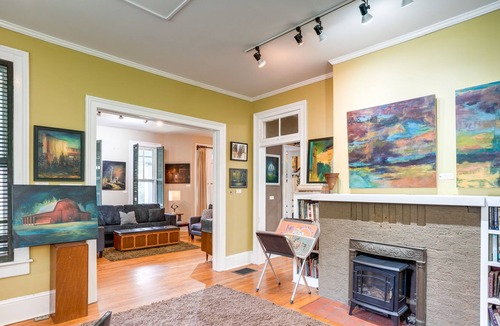 St. Elmo Improvement League House | Eclectic Chattanooga Retreat w/ Private Hot Tub!