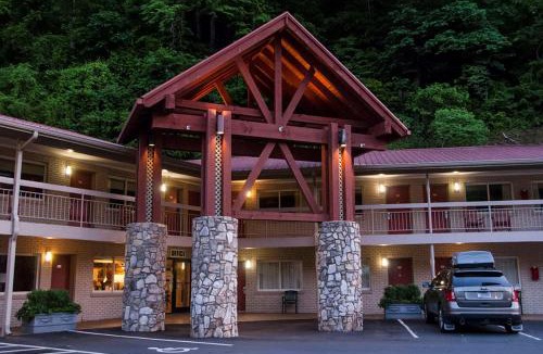 Cherokee Cabin | Econo Lodge Cherokee Near Island Park