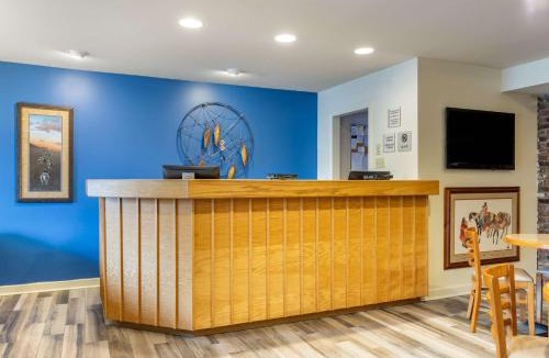 Cherokee Cabin | Econo Lodge Cherokee Near Island Park