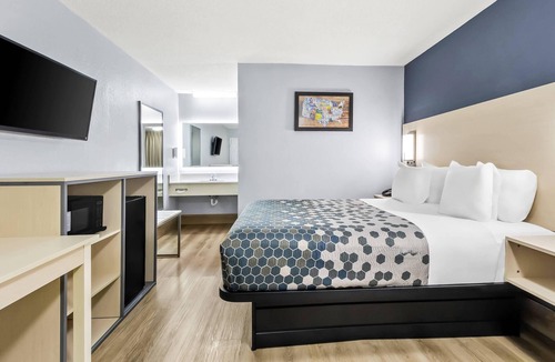 Cayce Hotel | Econo Lodge Inn & Suites Cayce I-26 Airport