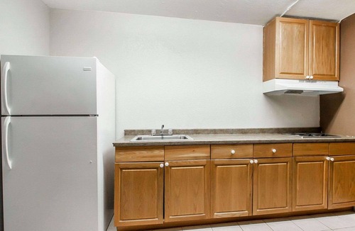 Jackson Hotel | Econo Lodge Inn & Suites Jackson Northwest