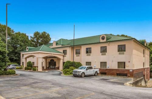 Marietta Hotel | Econo Lodge Inn & Suites Marietta near Dobbins ARB