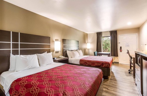 Murfreesboro Hotel | Econo Lodge Inn & Suites Murfreesboro Shopping District