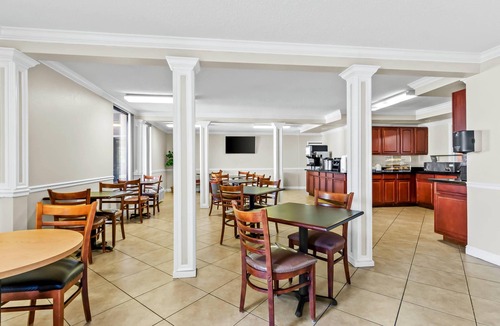 Bradley Hotel | Econo Lodge Mt Hope - Beckley North