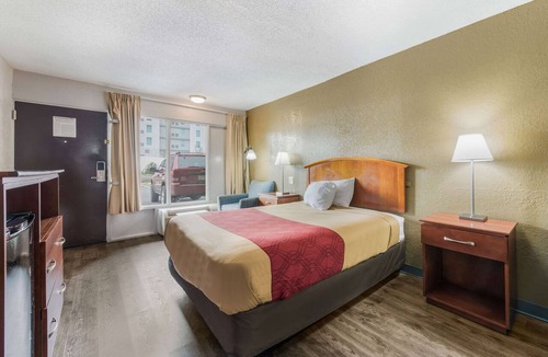 South Salisbury Hotel | Econo Lodge Salisbury South