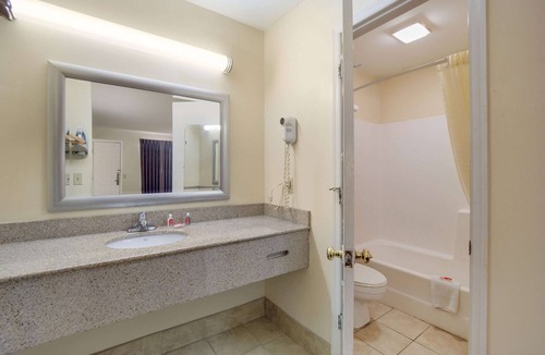 Santee Hotel | Econo Lodge Santee