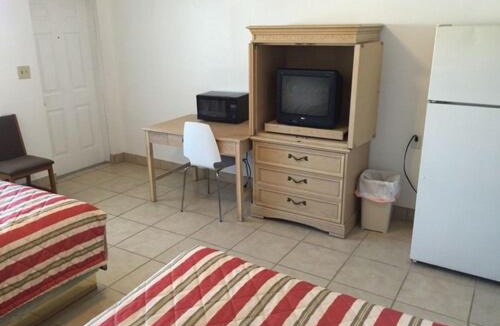 Cypress Gardens Hotel | Economy Suites