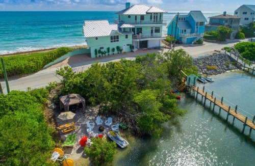 Stuart House | Eden Beach Retreat