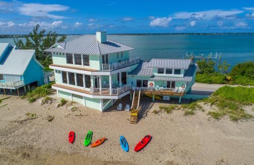 Stuart House | Eden Beach Retreat