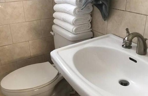 Hendricks and Venice Isles House | Efficiency 2 on water Las Olas beach and free kayaks