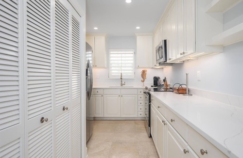 Sawgrass Condo | El Mar Villa | Oceanfront Luxury Condo with Sunroom Patio, Direct Beach Access +