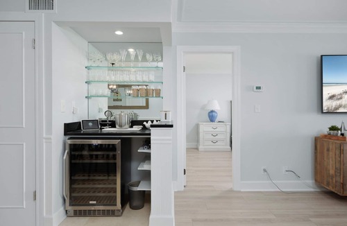 Sawgrass Condo | El Mar Villa | Oceanfront Luxury Condo with Sunroom Patio, Direct Beach Access +