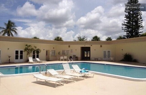 Villas Condo | Elegant 1 Bedroom Ft. Myers Condo w/swimming pool (long term rents available)