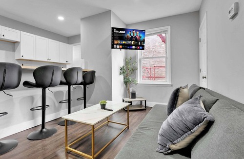 Southwark Apartment | Elegant 2BD | 3 Beds | Heart of Queens Village
