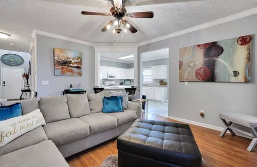College Park House | Elegant 4BR Home Near Cobb Hospitals & Braves Stadium