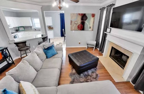 College Park House | Elegant 4BR Home Near Cobb Hospitals & Braves Stadium