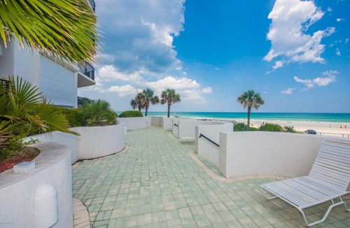 Ocean View Halifax Estates Condo | Elegant Beachfront Resort-like Condominum with Pool, Spa and Recreation
