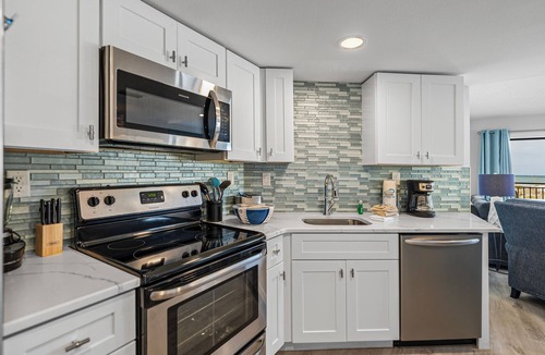Belle Vista Condo | Elegant Beachfront | Walk Everywhere