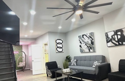 Newbold House | Elegant Center City Home