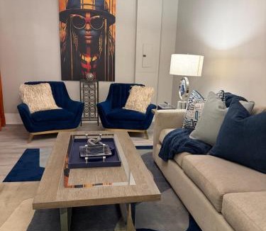 Conyers Villa | Elegant Conyers Townhouse with Manhattan Vibe