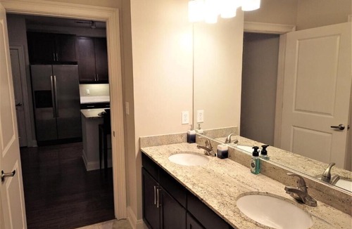 South Tuxedo Park Apartment | Elegant Living in Buckhead Atlanta - Full Home