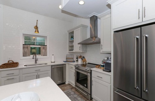 Tiger House | Elegant Murray Cove at Lake Burton