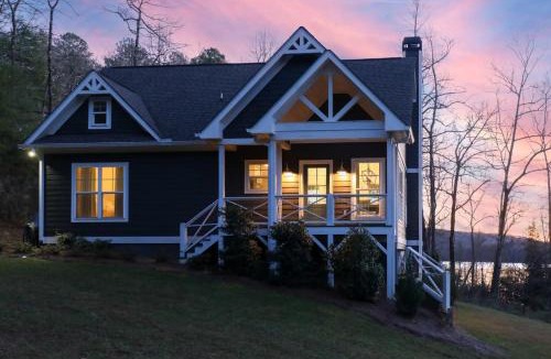 Tiger House | Elegant Murray Cove at Lake Burton