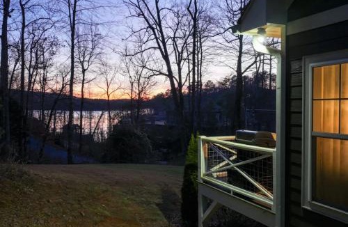Tiger House | Elegant Murray Cove at Lake Burton