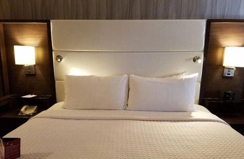 Peachtree City House | Elegant Room with Home-Like Comfort! Free WiFi