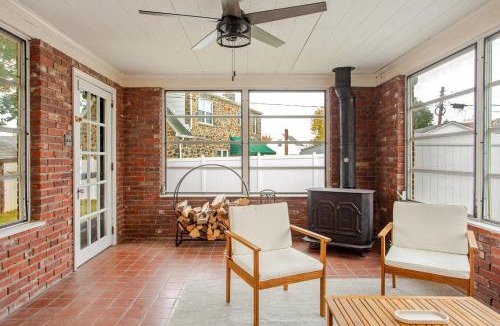Wilmington House | Elegant Spacious Retreat Perfect For Families