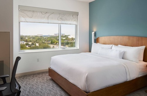 Williamsburg Hotel | Element Orlando | 1 King Room | Minutes to EPIC Universe & Attractions