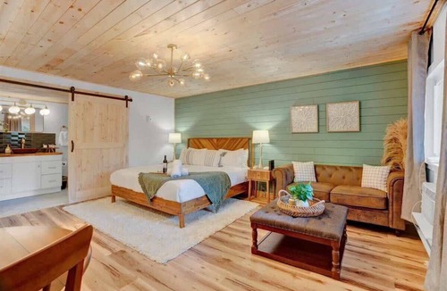 Canadensis House | Elements Pocono Modern | Firepits | Pet Friendly