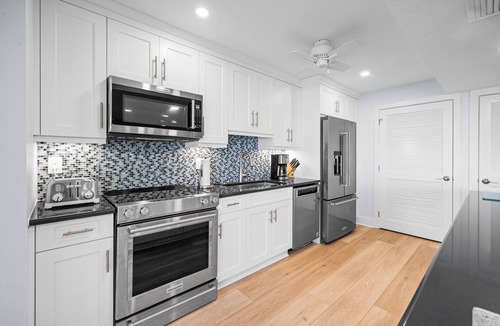 Sanibel Condo | 🌺Elevated Gulf Views: Newly Furnished 2BR/2BA Oasis at Kings Crown 306🐟