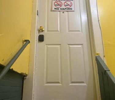 Elizabeth Apartment | Elizabeth 2BR Kitchenette Minutes from Airport
