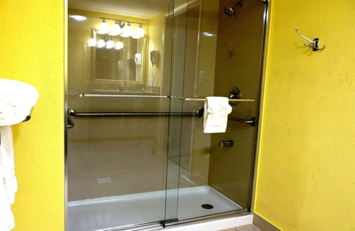 Elkton Hotel | Elkton Lodge - Newark - Elkton - University Gateway
