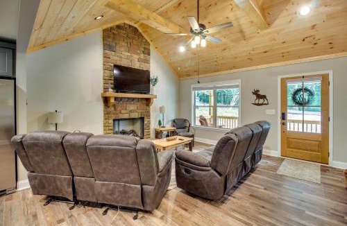 Ellijay House | Ellijay Retreat w/Access to Community Pools!