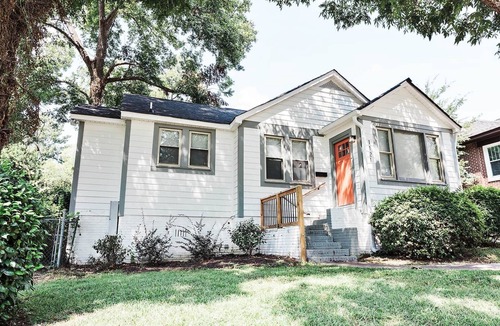 Columbia House | Elmwood Park Retreat: Renovated 3-Bed 2-Bath DT