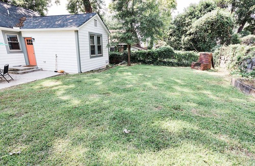 Columbia House | Elmwood Park Retreat: Renovated 3-Bed 2-Bath DT