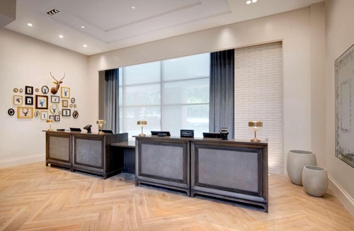 Peachtree Park Hotel | Embassy Suites by Hilton Atlanta Buckhead