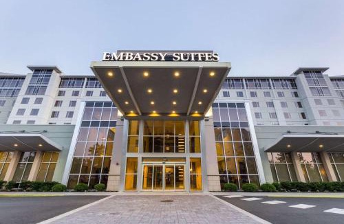 Elizabeth Hotel | Embassy Suites by Hilton Newark Airport