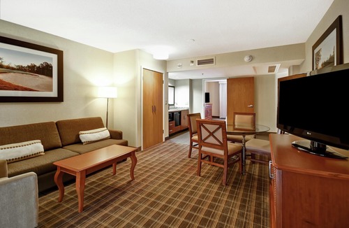 Greenville - Spartanburg Resort | Embassy Suites Greenville Golf Resort & Conference Center