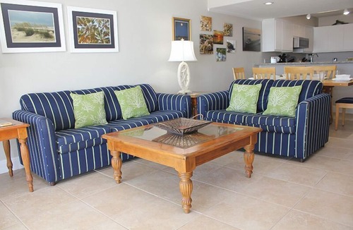 St. George Island Condo | EMBRACE NATURAL BEAUTY with elegant refinement. Exquisite decor emulates a tropical paradise.