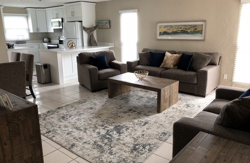 Naples Park House | Embrace Relaxation at Tropical Retreat Naples – Your Beachside Haven 🌴