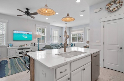 Santa Rosa Beach House | Emerald Refuge FREE 5 Bikes! New 6-Seater Golf Cart w/Apple CarPlay, 2 Resort Pools, Pickleball Courts at NatureWalk 30A!