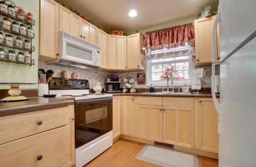 Hiawassee House | Enchanted Forest Cottage w/Hot Tub!