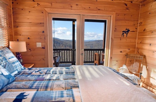 Morganton Cabin | Enchanted Lookout Lodge | 3 Bed, 3 Bath